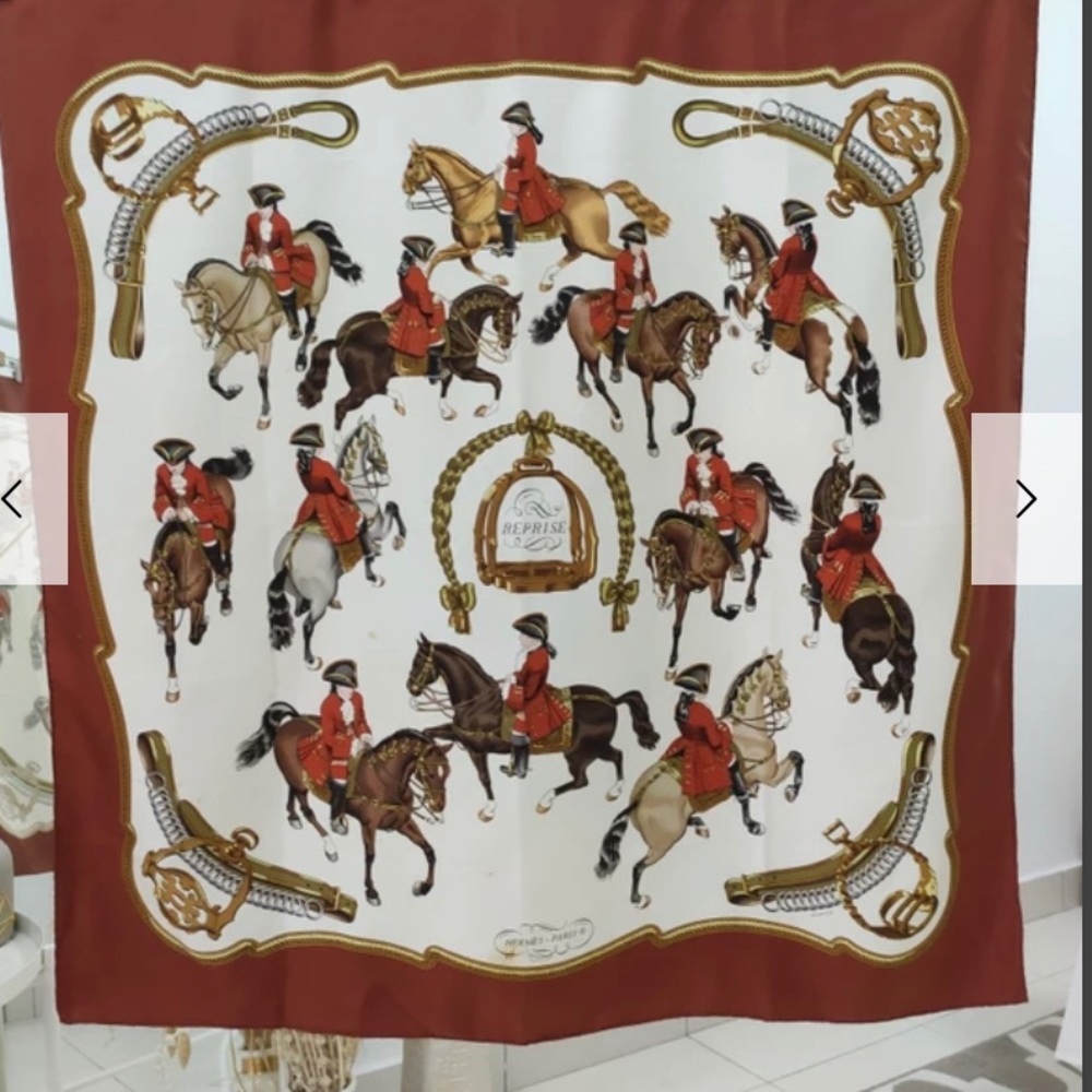 Vintage reprise authentic Hermès silk scarf